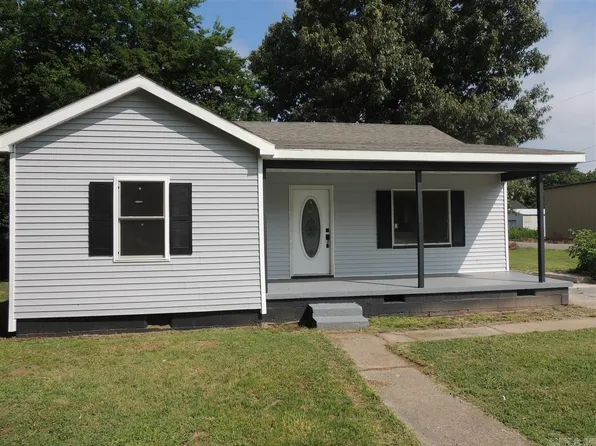 802 SW 4th St, Walnut Ridge, AR 72476