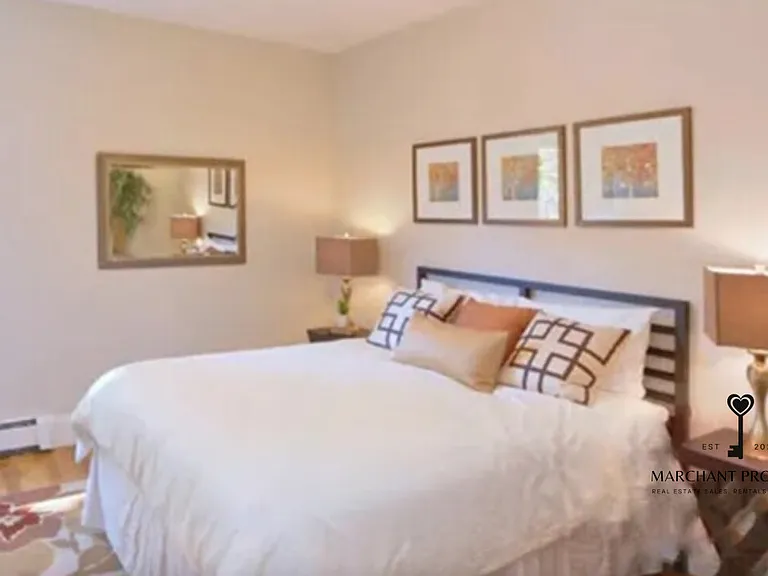 1000 Memorial Dr #2R — Photo 7