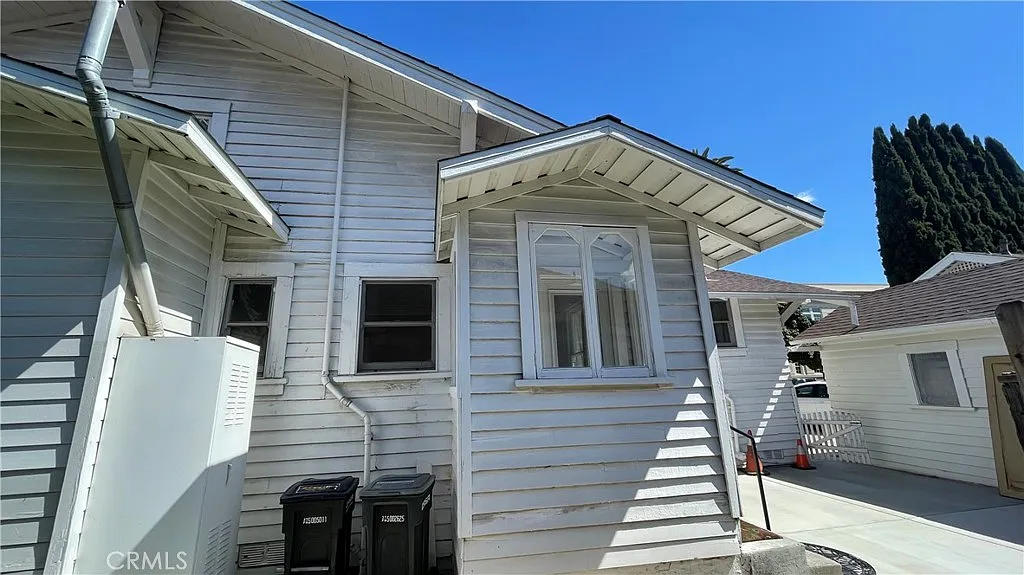 Building Photo - 116 E Palm Ave