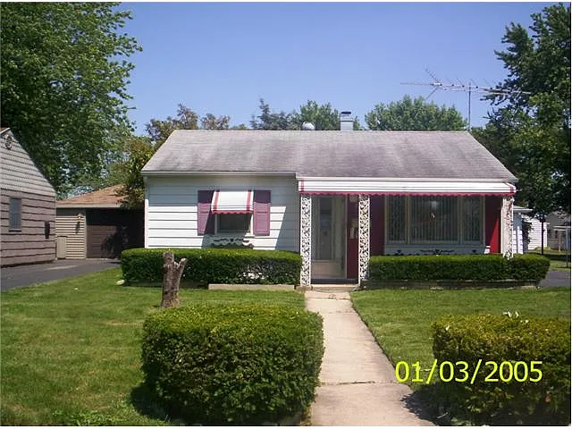 3225 Fairview Ave photo 1