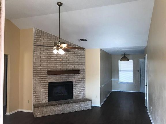 3rd image of 534 Signal Hill Ct S