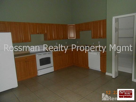 3rd image of 736 Harry Ave S