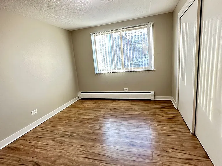 1400 W Mississippi Ave — Photo 12
