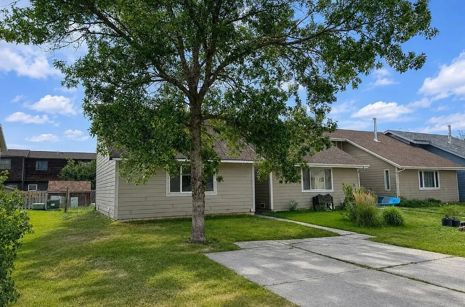 2 bed, 1.5 bath, 1231 sqft, $2,000 — Photo 1