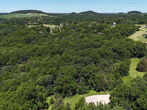 5th image of 13 Waterford Dr