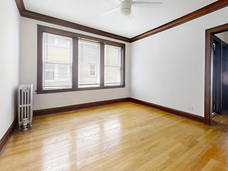 4205-11 W. Fullerton — Photo 15