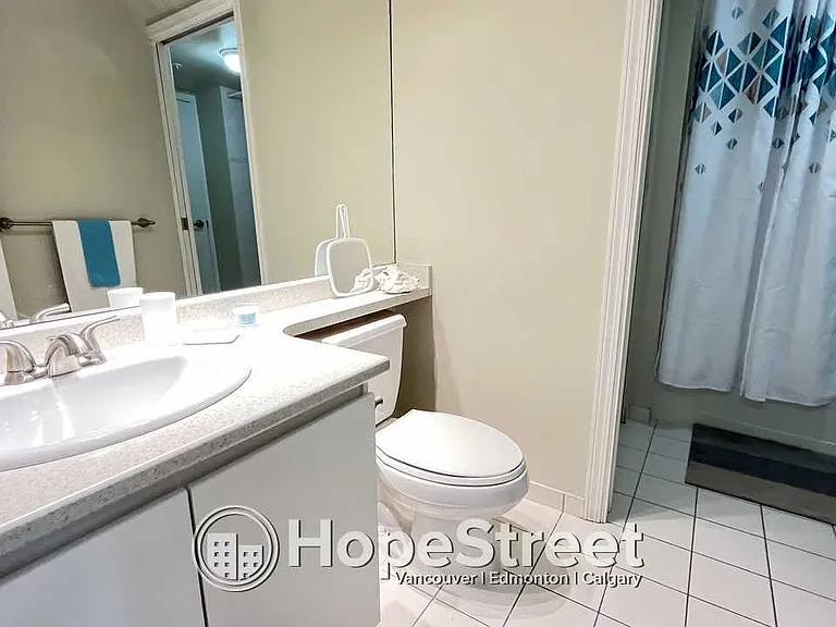 1633 W 8th Ave #304 — Photo 13