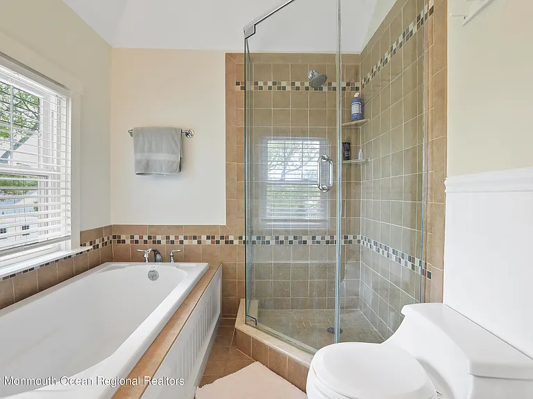606 3rd Ave — Photo 26