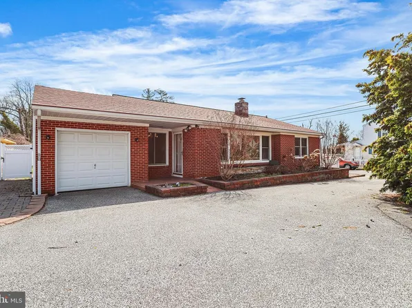 1201 Main St, Upland, PA 19015