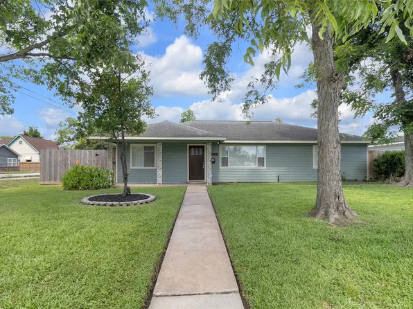 2934 Robertson St, Houston, TX 77009