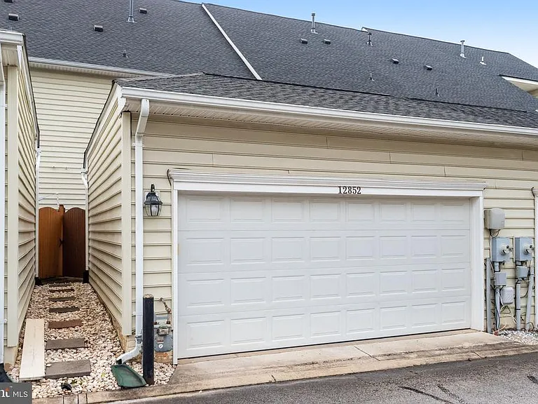 12852 Marblestone Dr — Photo 24