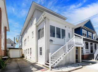 14 N Vassar Sq, Ventnor City, NJ 08406