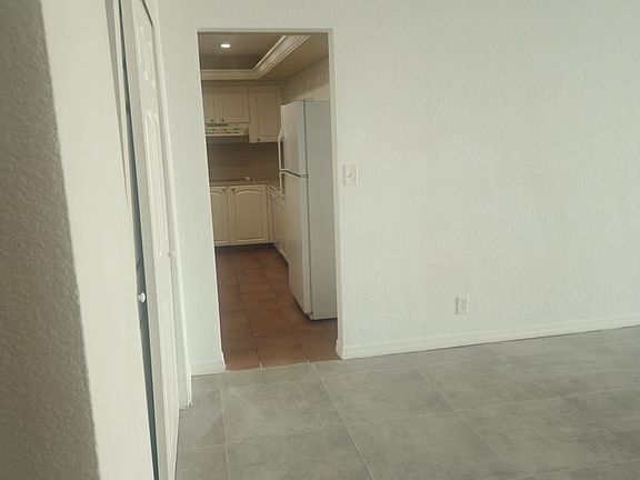 5th image of 3801 Ocean Dr #3A