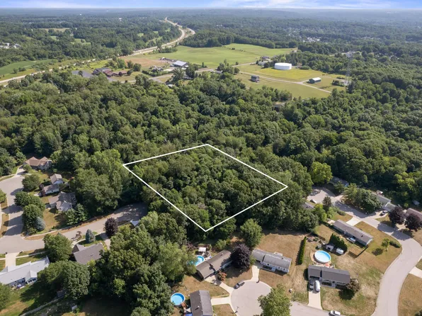 Vl Par D Buth Dr NE, Comstock Park, MI 49321