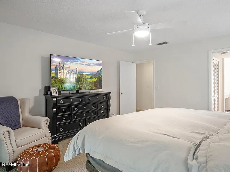 8012 Hollyridge Rd #17U — Photo 12