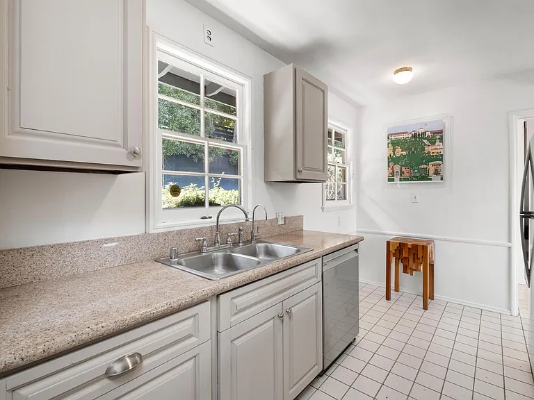 2294 Mountain Oak Dr — Photo 16