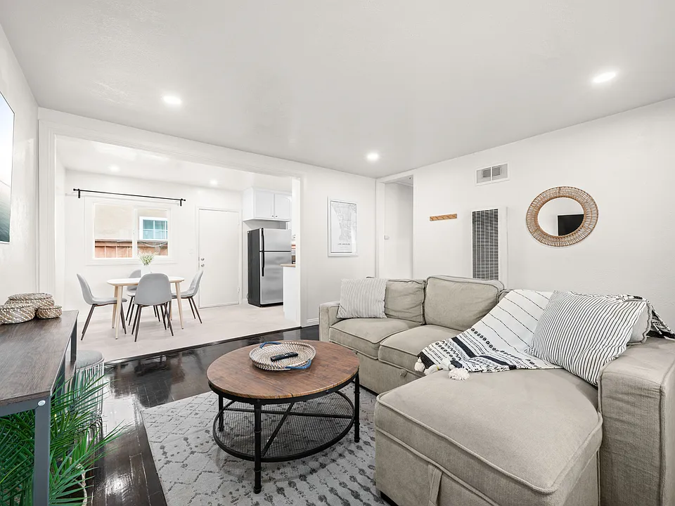 11163 1/2 Culver Blvd #1/2