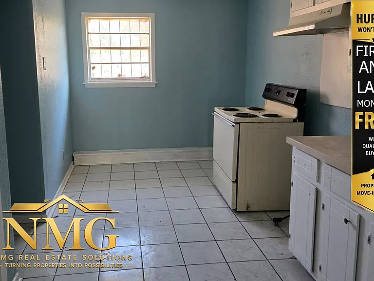 3380 Shady Oaks St #B — Photo 2