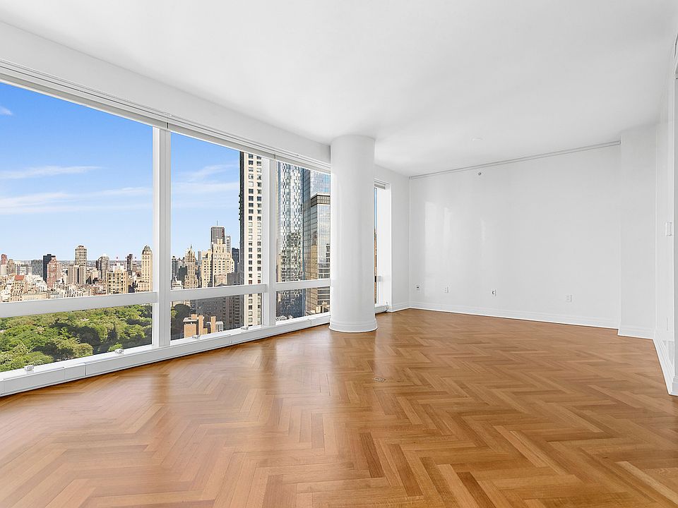 1st image of 25 Columbus Cir #54D