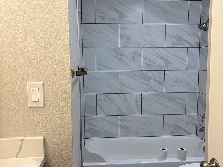 925 SW Holden St #2 — Photo 6