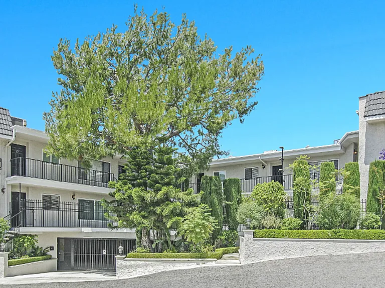 3000 Honolulu Ave — Photo 10