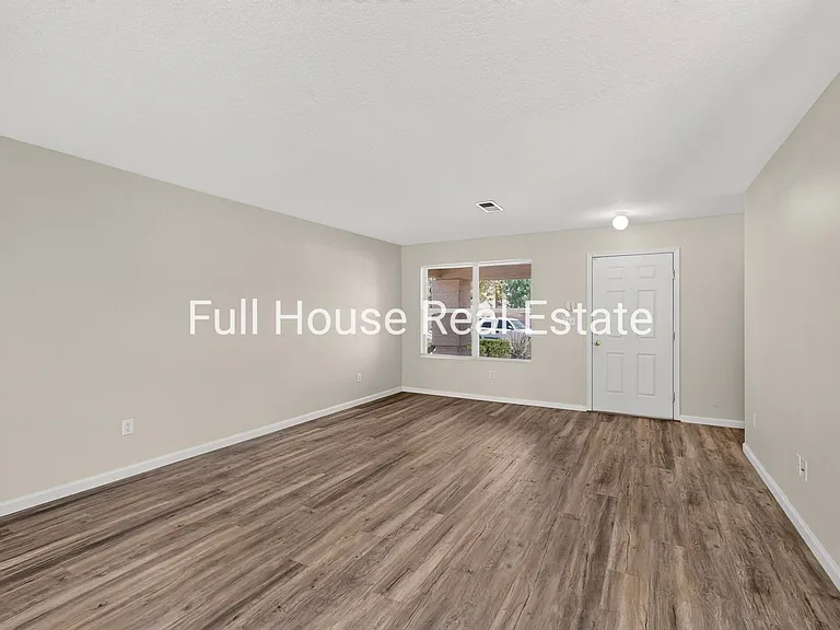 7320 Quartzite Ave NW — Photo 4
