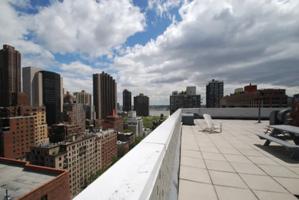 Rented by Buchbinder & Warren | media 17