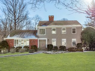 213 Hollydale Rd, Fairfield, CT 06824