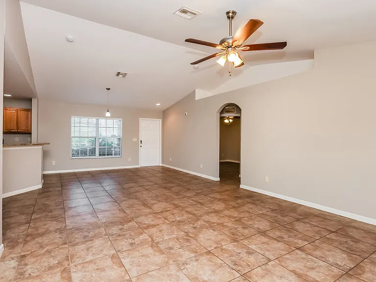1270 Bermar St — Photo 5