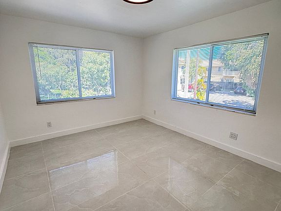 5th image of 1999 N Glades Dr #1B-1Ba-800Sqft