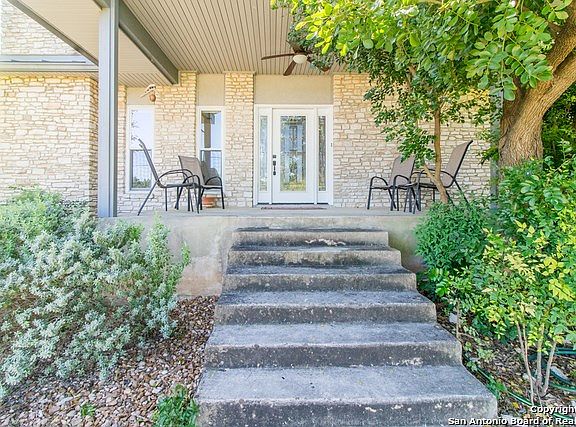 2nd image of 780 Barbara Dr