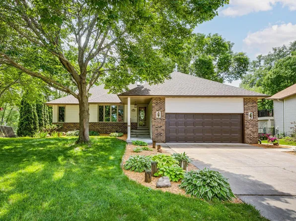 1200 Josephine Rd, Roseville, MN 55113
