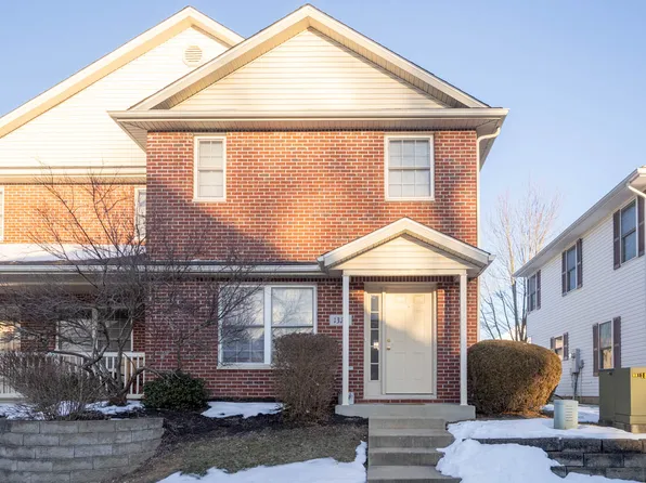 1323 S Cobble Creek Cir, Bloomington, IN 47401