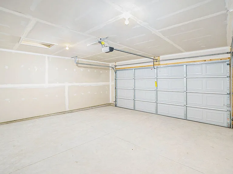 617 W Marion St — Photo 16