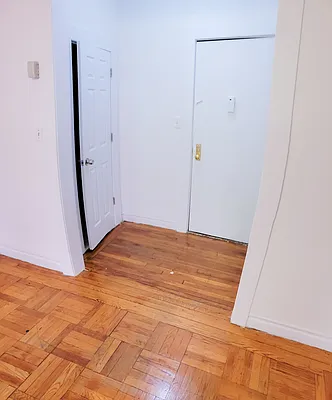 Rented by New York Residence | media 20