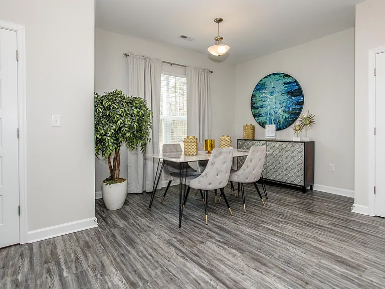 The Reserve at Rivington Townhome Rentals — Photo 9
