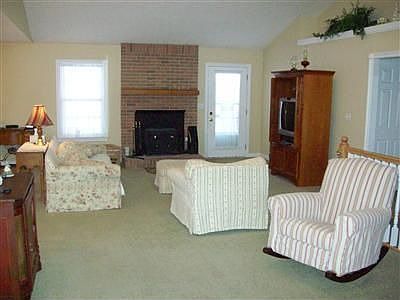 2nd image of 3754 N Lake Shore Dr