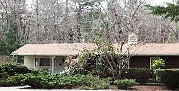 2nd image of 390 Farnum Pike