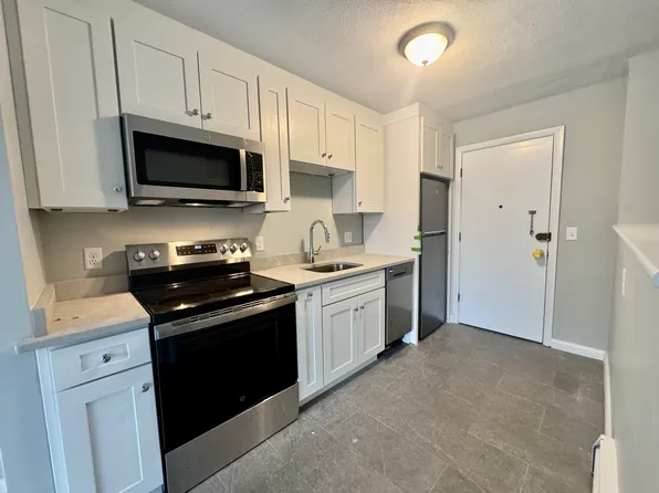 91 Spring St, West Roxbury, MA