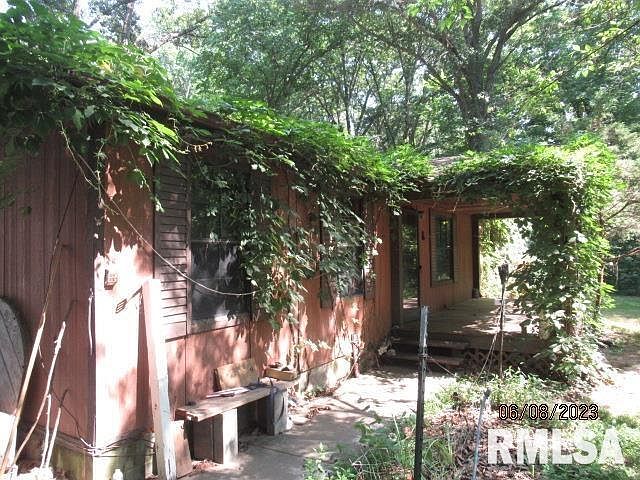 1st image of 4076 Old School Ln