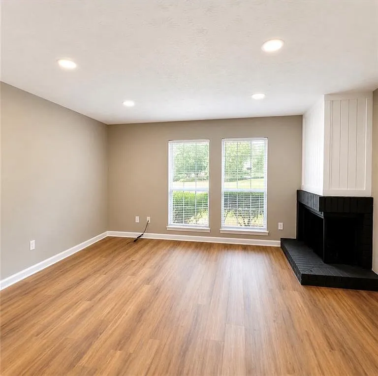 3 bed, 2.0 bath, 1440 sqft, $1,750 — Photo 2