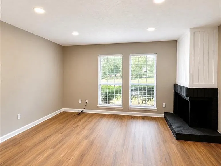 3254 Strawberry Ln — Photo 2