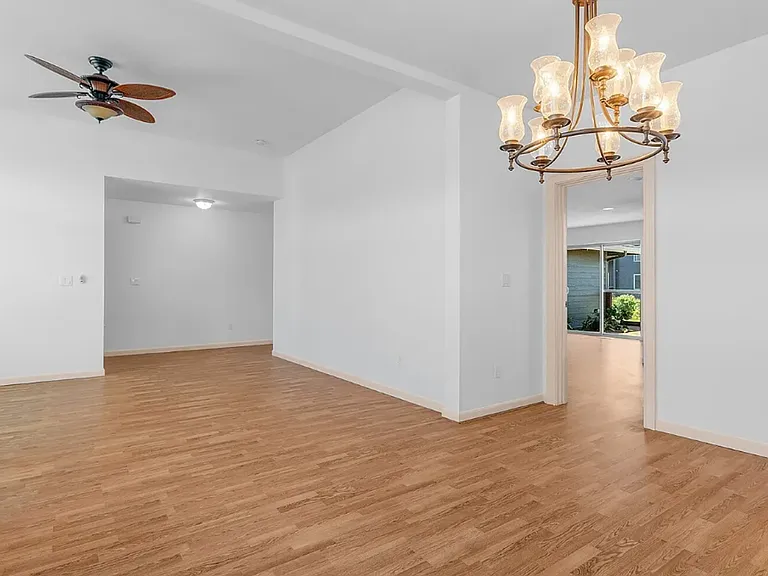 33003 G Pl — Photo 21
