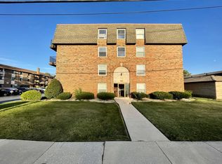 9143 S Roberts Rd APT 19, Hickory Hills, IL 60457