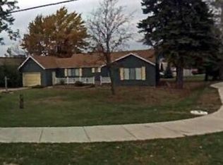 1044 W Shiawassee Ave, Fenton, MI 48430