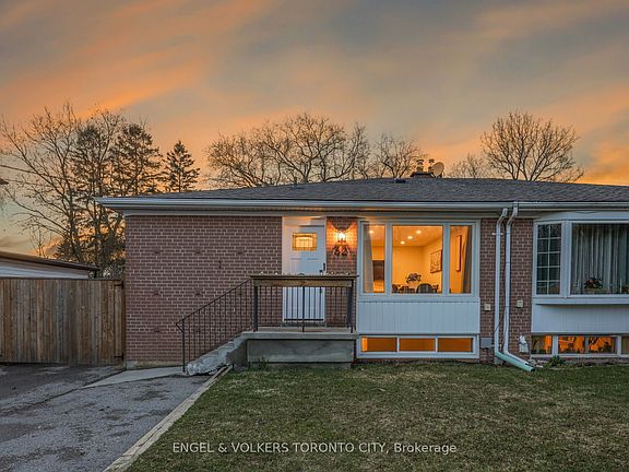 2nd image of 32 Davis Rd