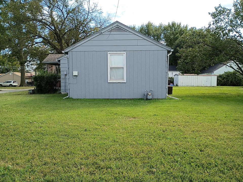 2nd image of 400 15th St