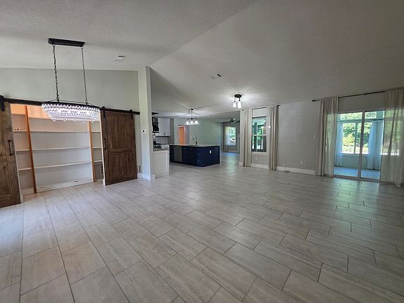 3rd image of 3429 Jubilee Dr