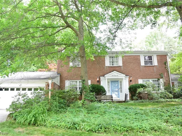 345 Marian Lake Blvd, Cuyahoga Falls, OH 44223
