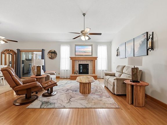 5th image of 2126 NE Sparta Dr